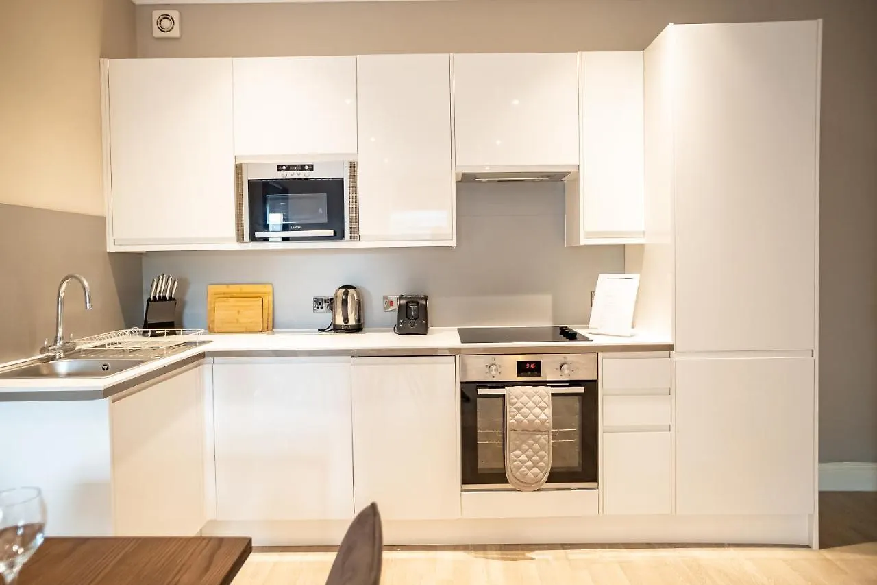 Deluxe Modern 1&2 Bed Apartments Near Brighton Beach & Station