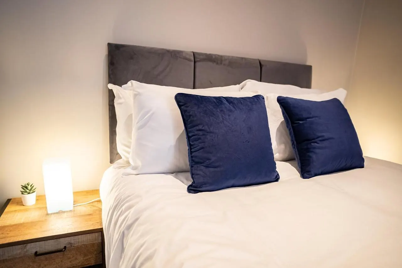 Deluxe Modern 1&2 Bed Apartments Near Brighton Beach & Station