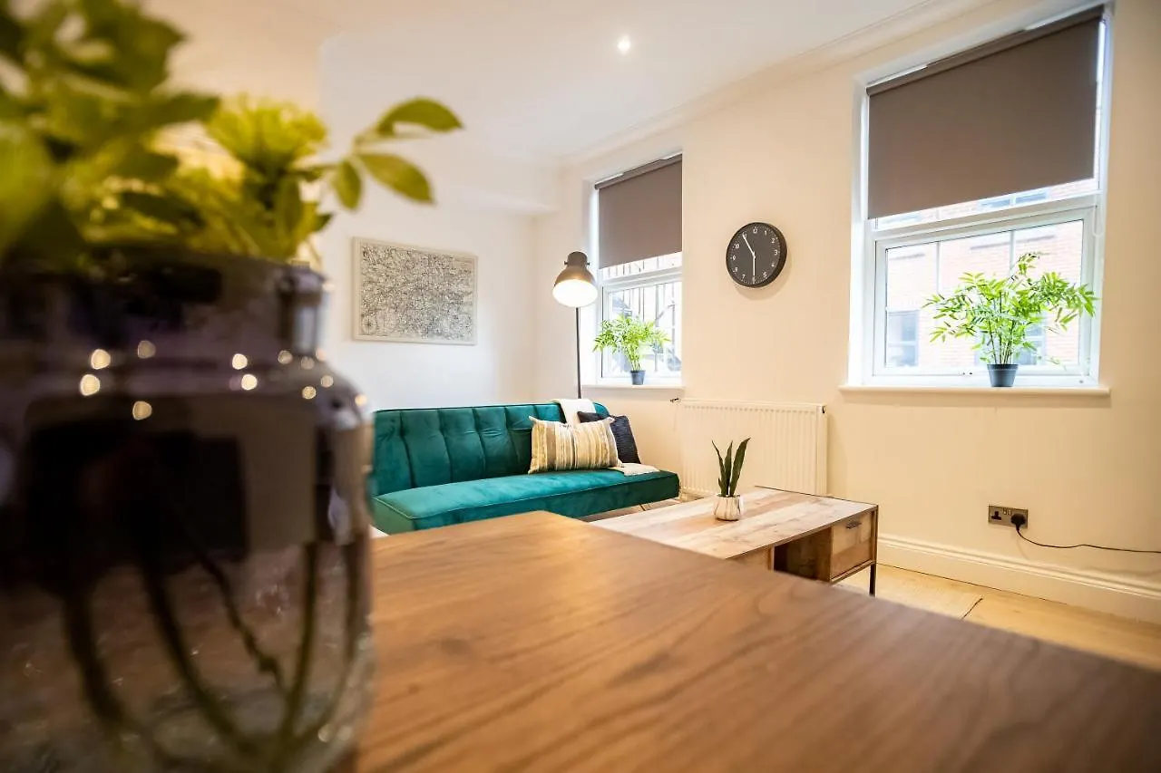 Deluxe Modern 1&2 Bed Apartments Near Brighton Beach & Station