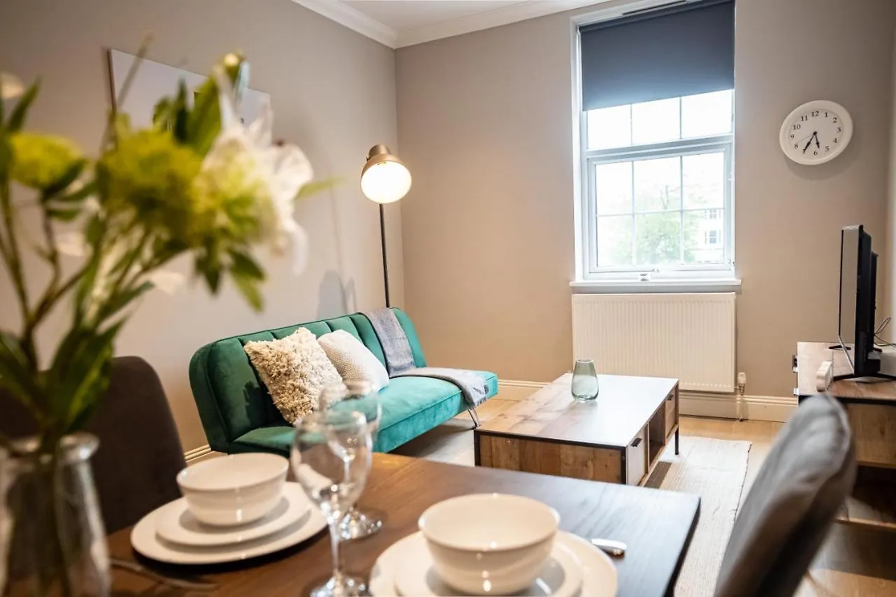 Deluxe Modern 1&2 Bed Apartments Near Brighton Beach & Station