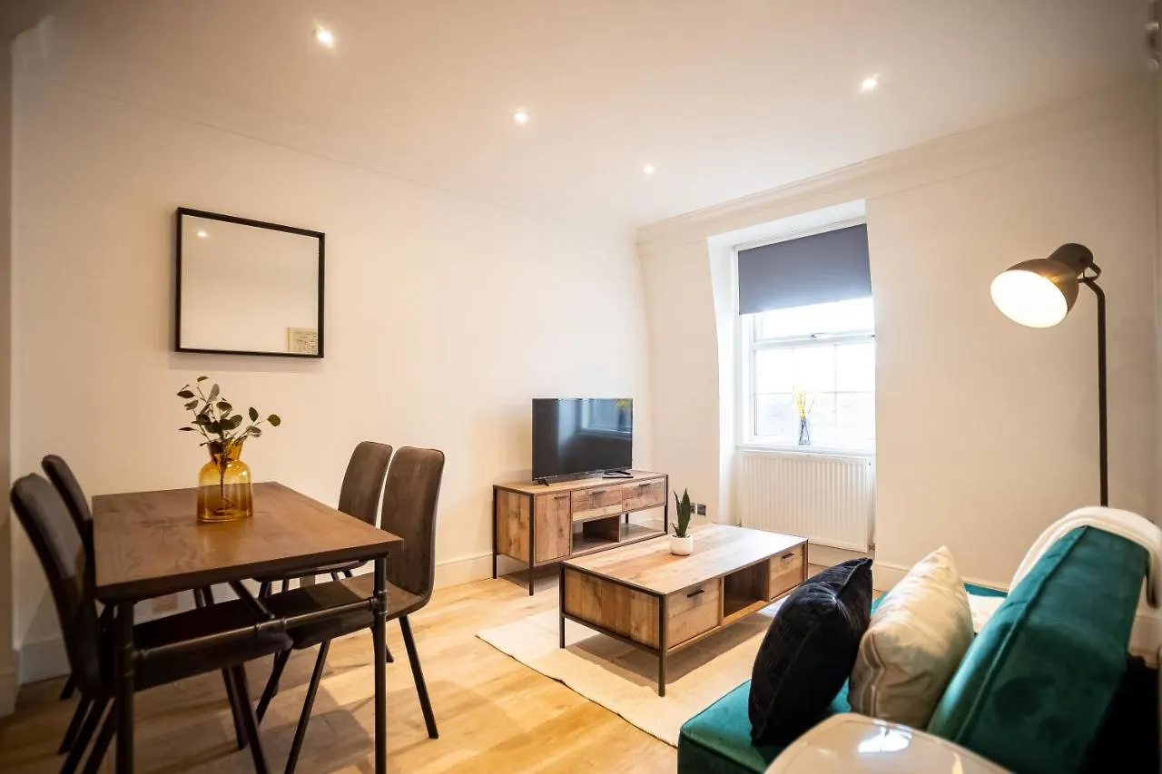 Deluxe Modern 1&2 Bed Apartments Near Brighton Beach & Station