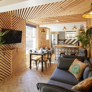  Apartment Boho Chic Apartment, - Artists Corner