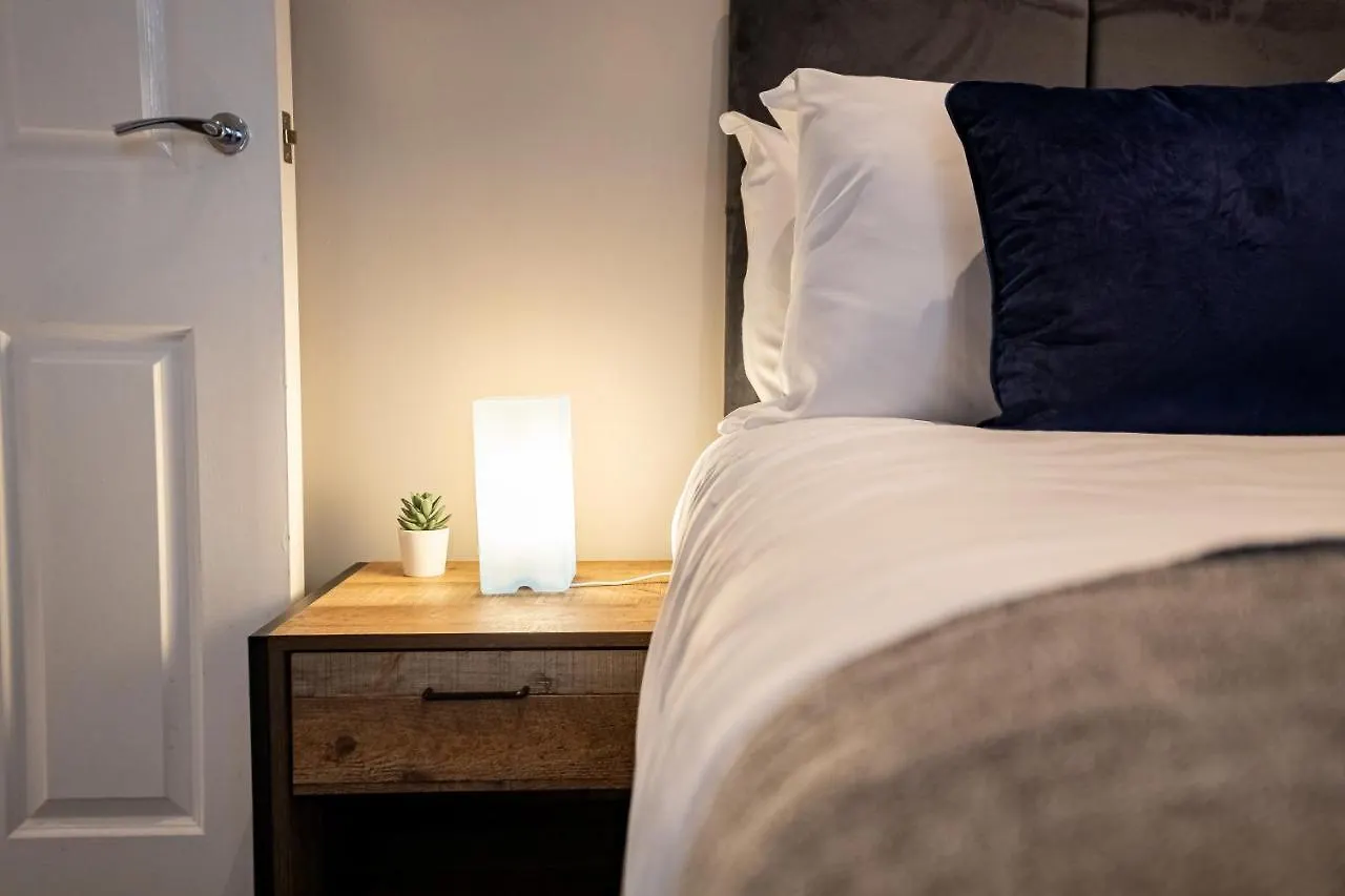 Deluxe Modern 1&2 Bed Apartments Near Brighton Beach & Station